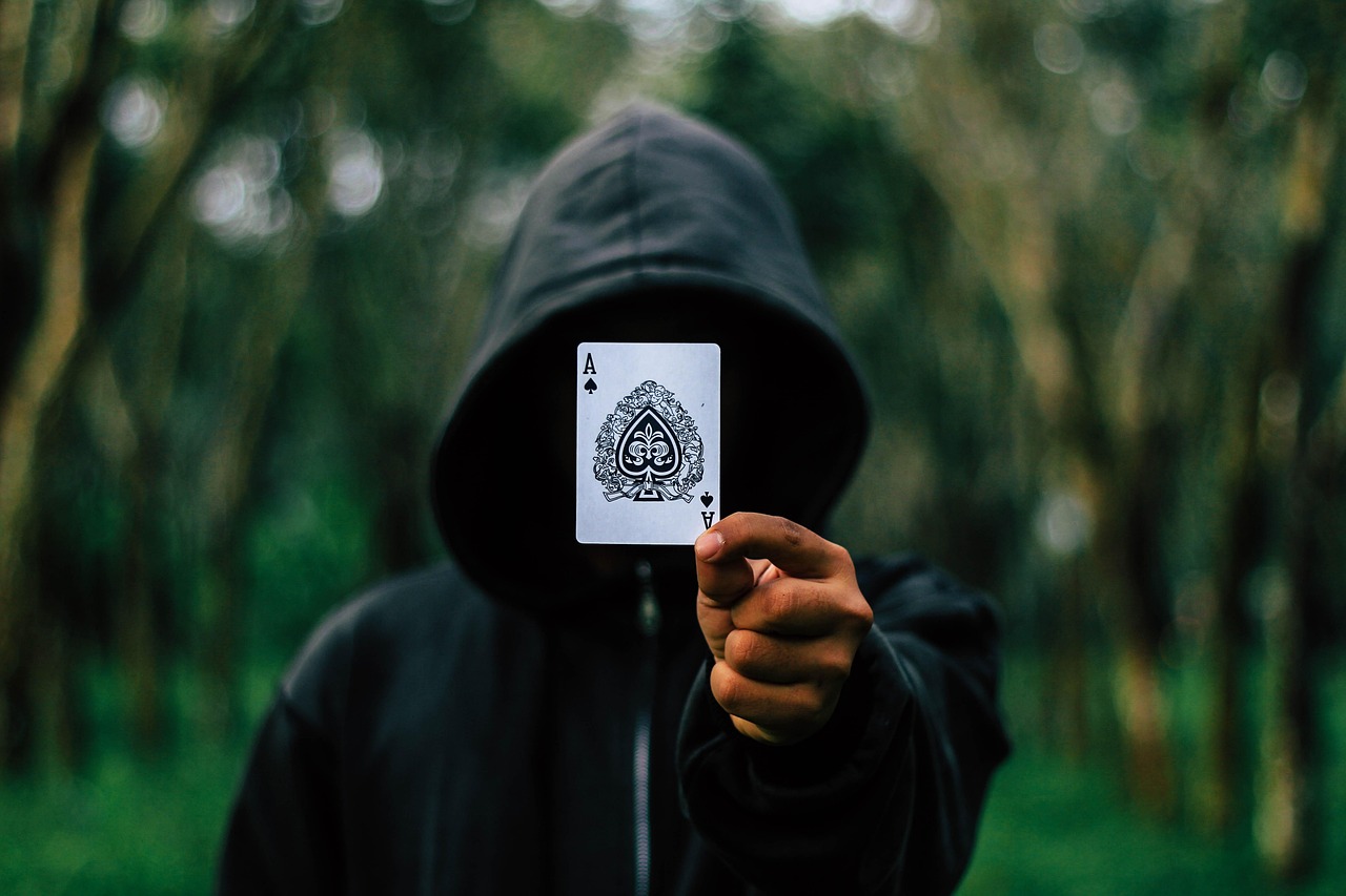 德州扑克怎么玩 - 德州扑克怎么玩?新手入门到翻牌圈决策的完整指南