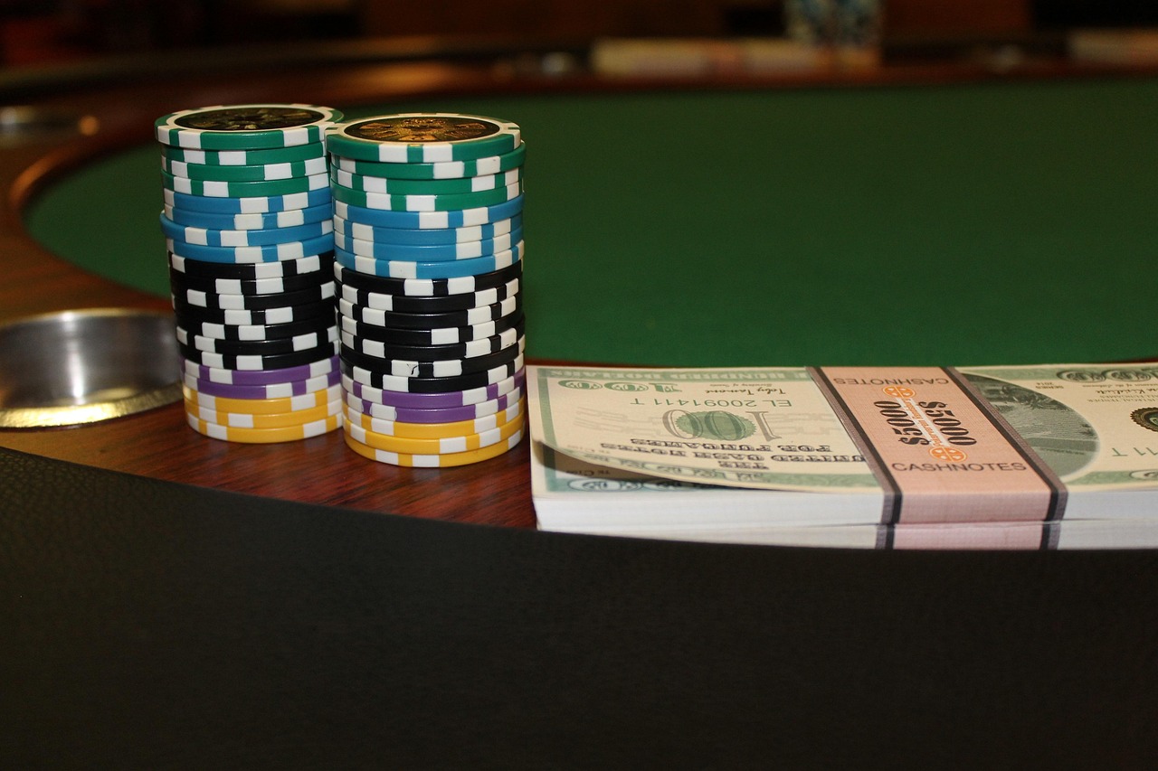 https://www.reddit.com/r/poker/comments/1u88e3x/hosting_a_home_poker_cash_game/ - 【实战进阶】家庭现金局规则怎么定？从一位新手的设置说起