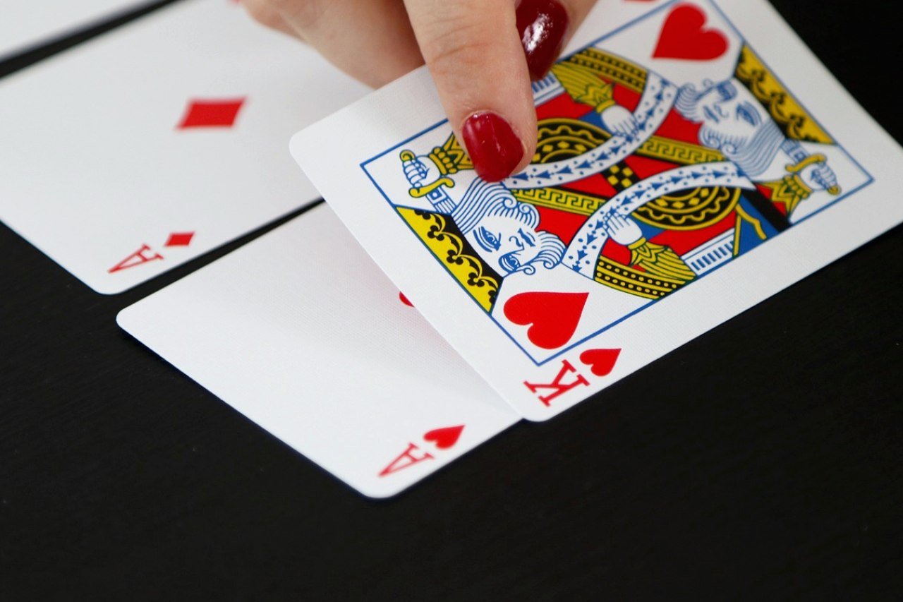 WSOP主赛金手链含金量有多高？一文解析其竞技与象征价值