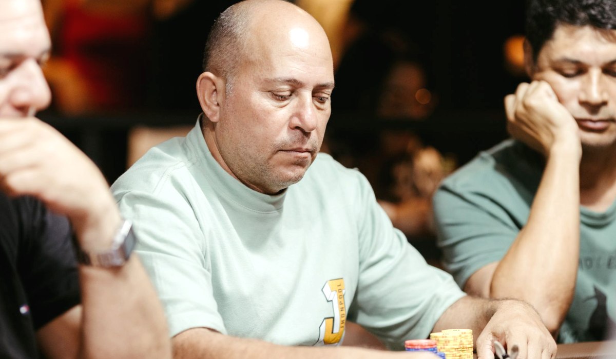 https://www.reddit.com/r/poker/comments/1uszkss/how_do_you_deal_with_relentless_bad_beats/ - 连续遭遇爆冷怎么办？一文拆解卫星赛崩盘心理与应对策略